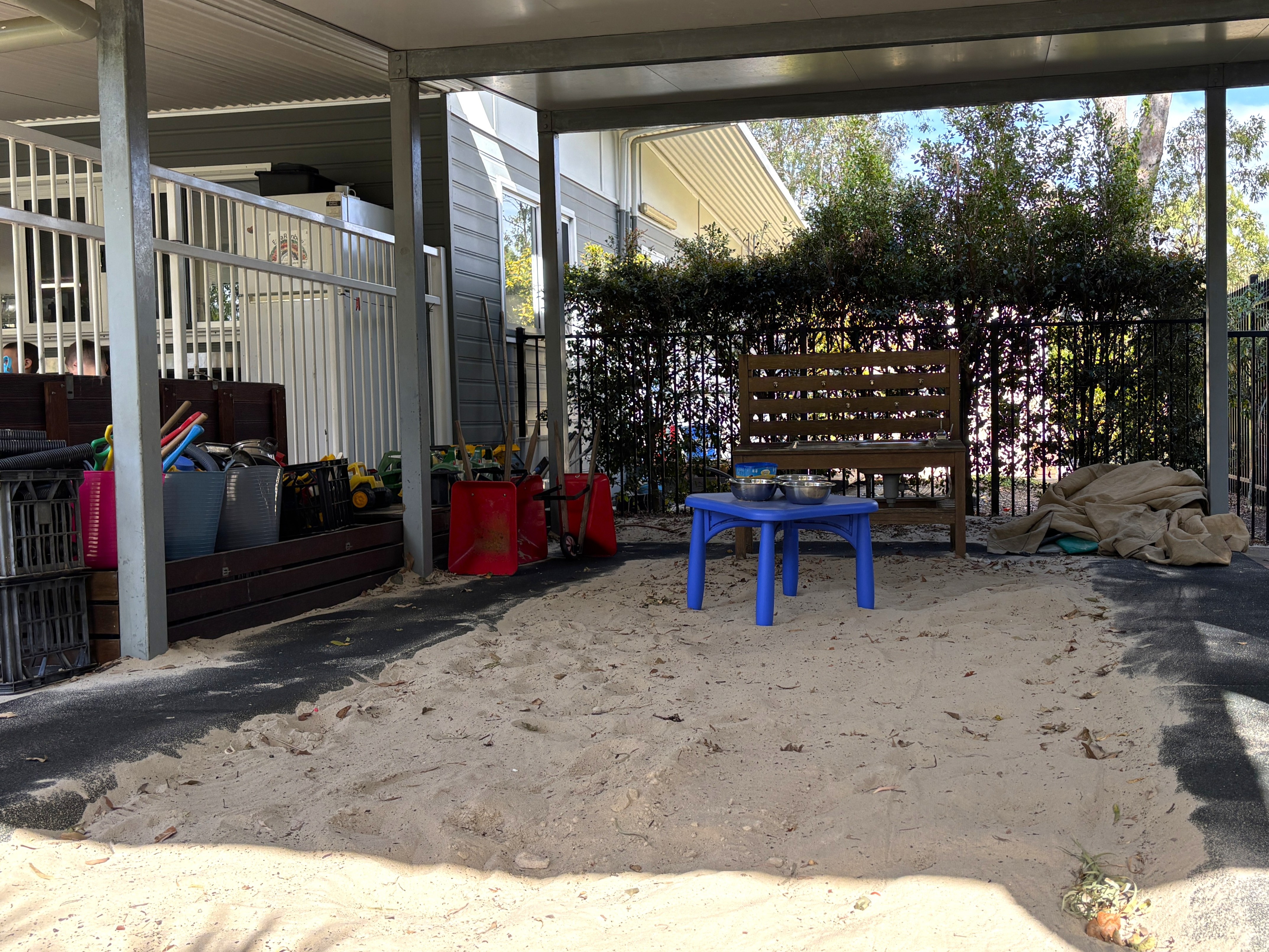 C&K Beachmere - undercover sandpit