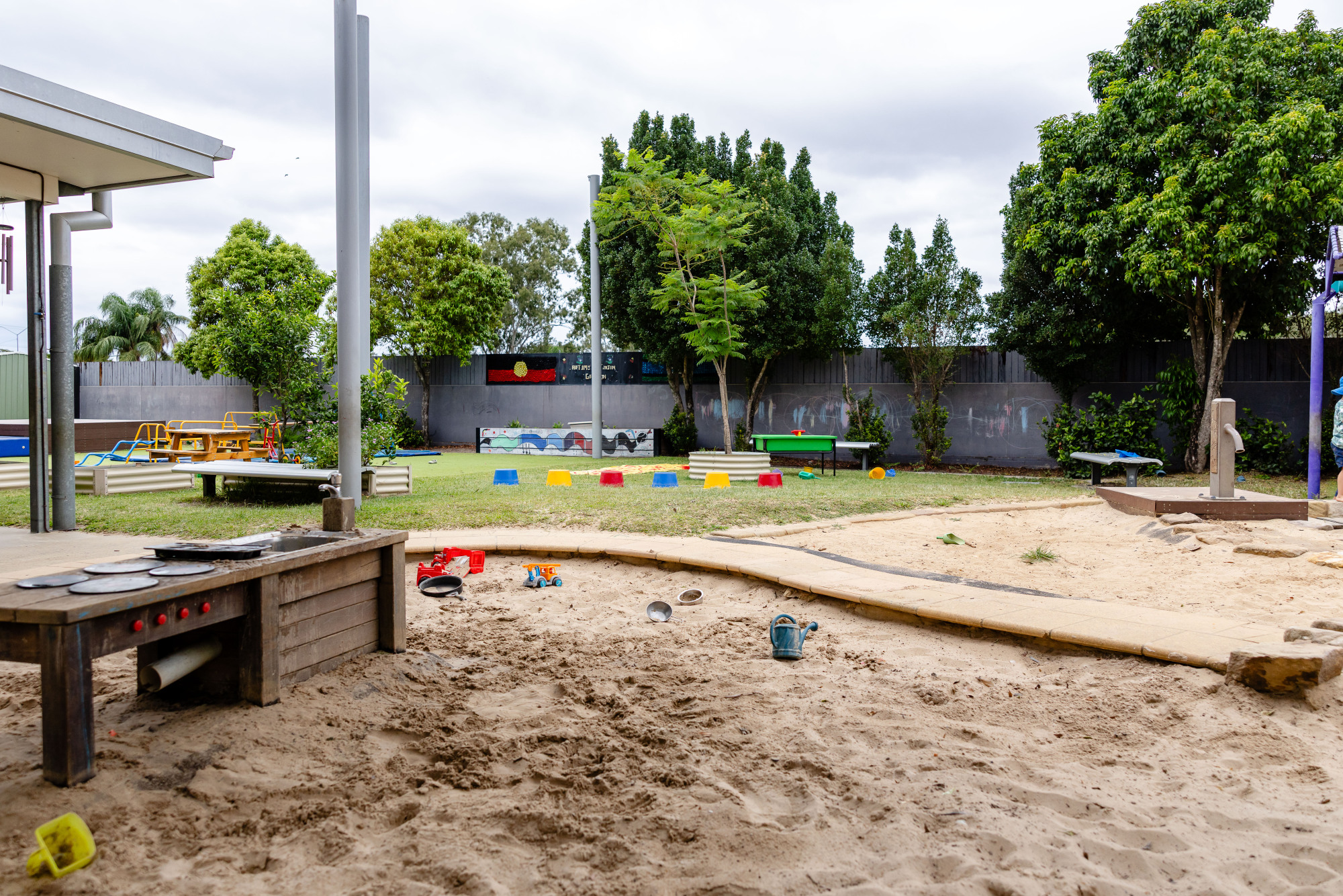 C&K Amberley - outdoor yard with large grassed area