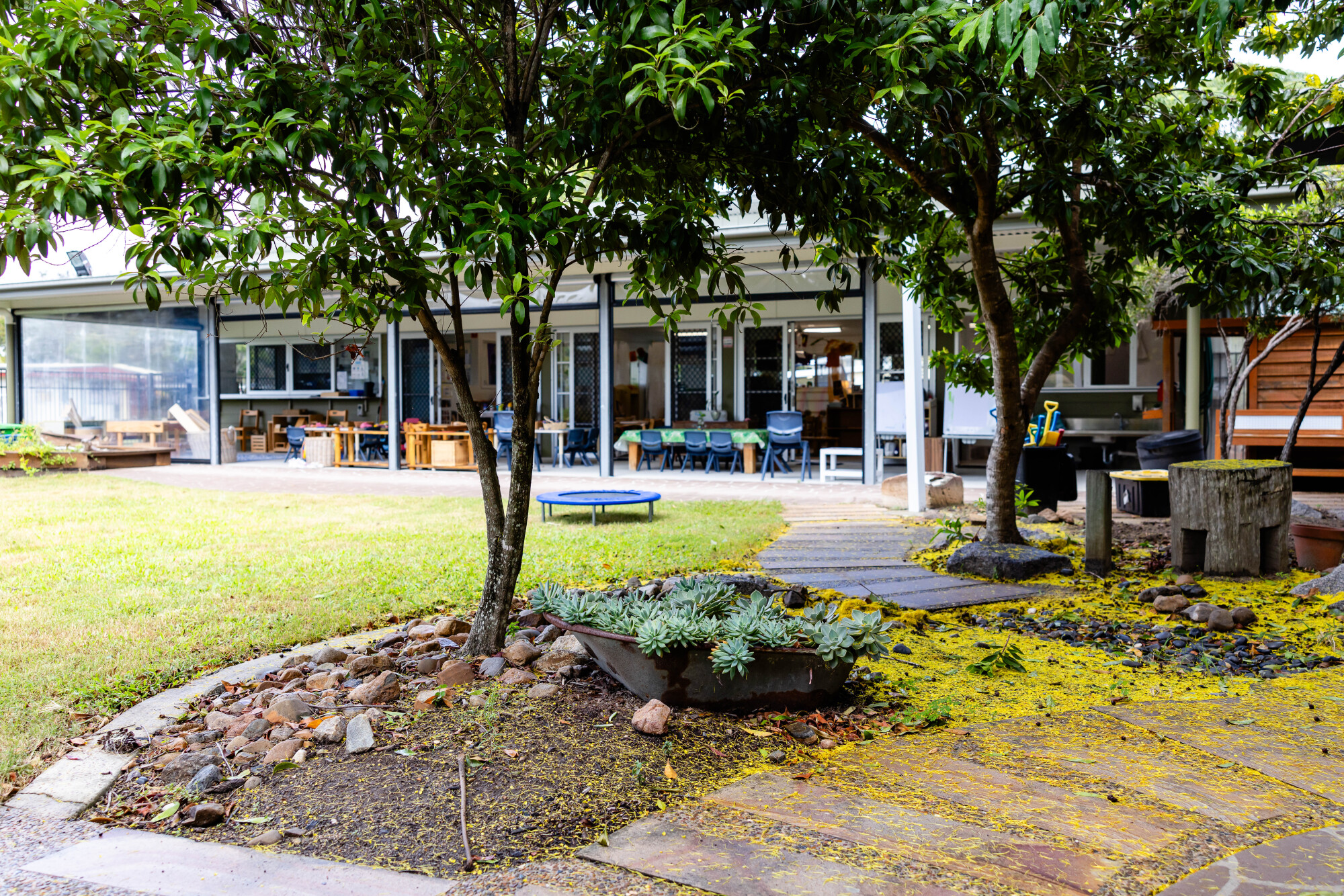 C&K Banksia Beach - leafy outdoor space