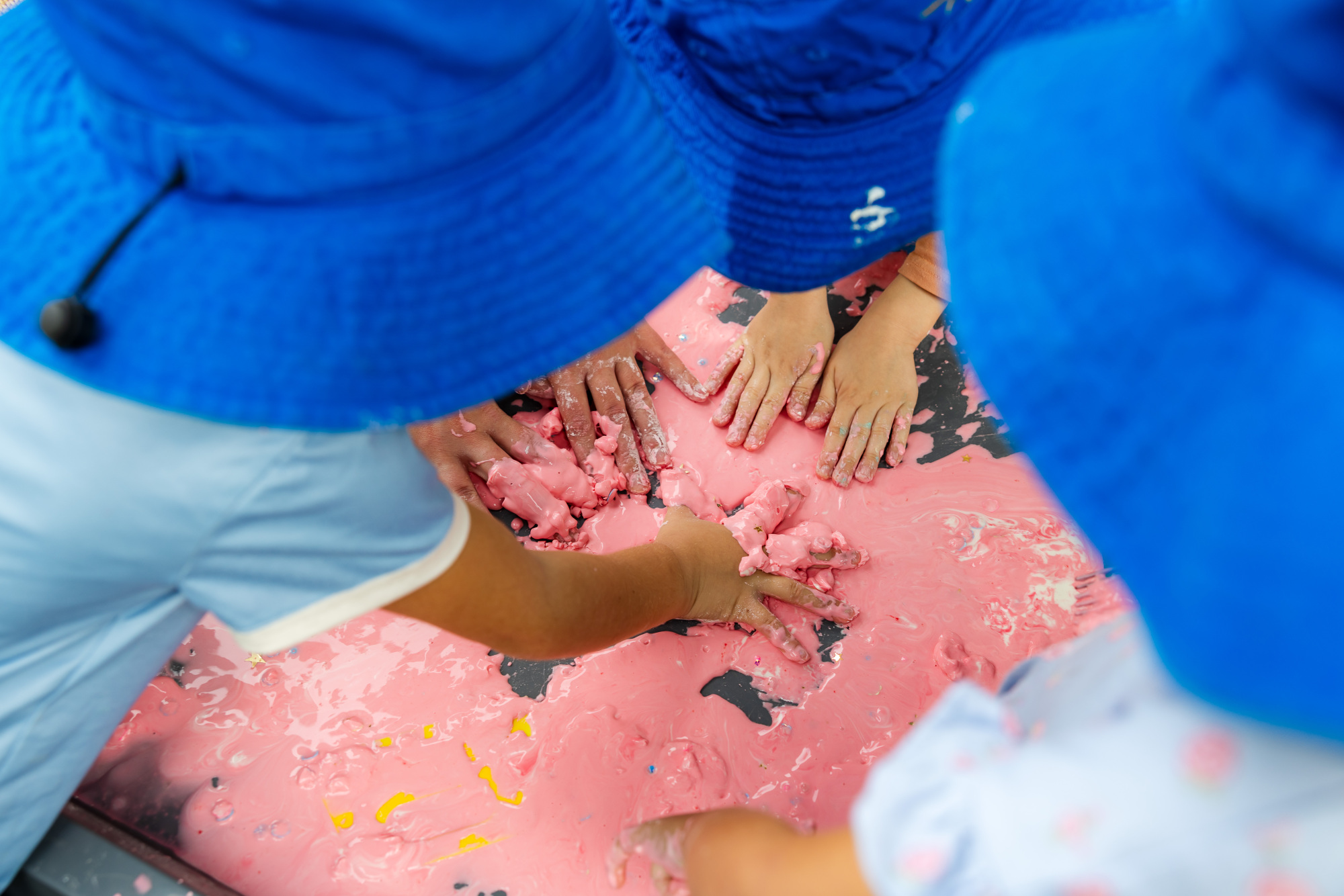 C&K Deception Bay North - children playing with oobleck