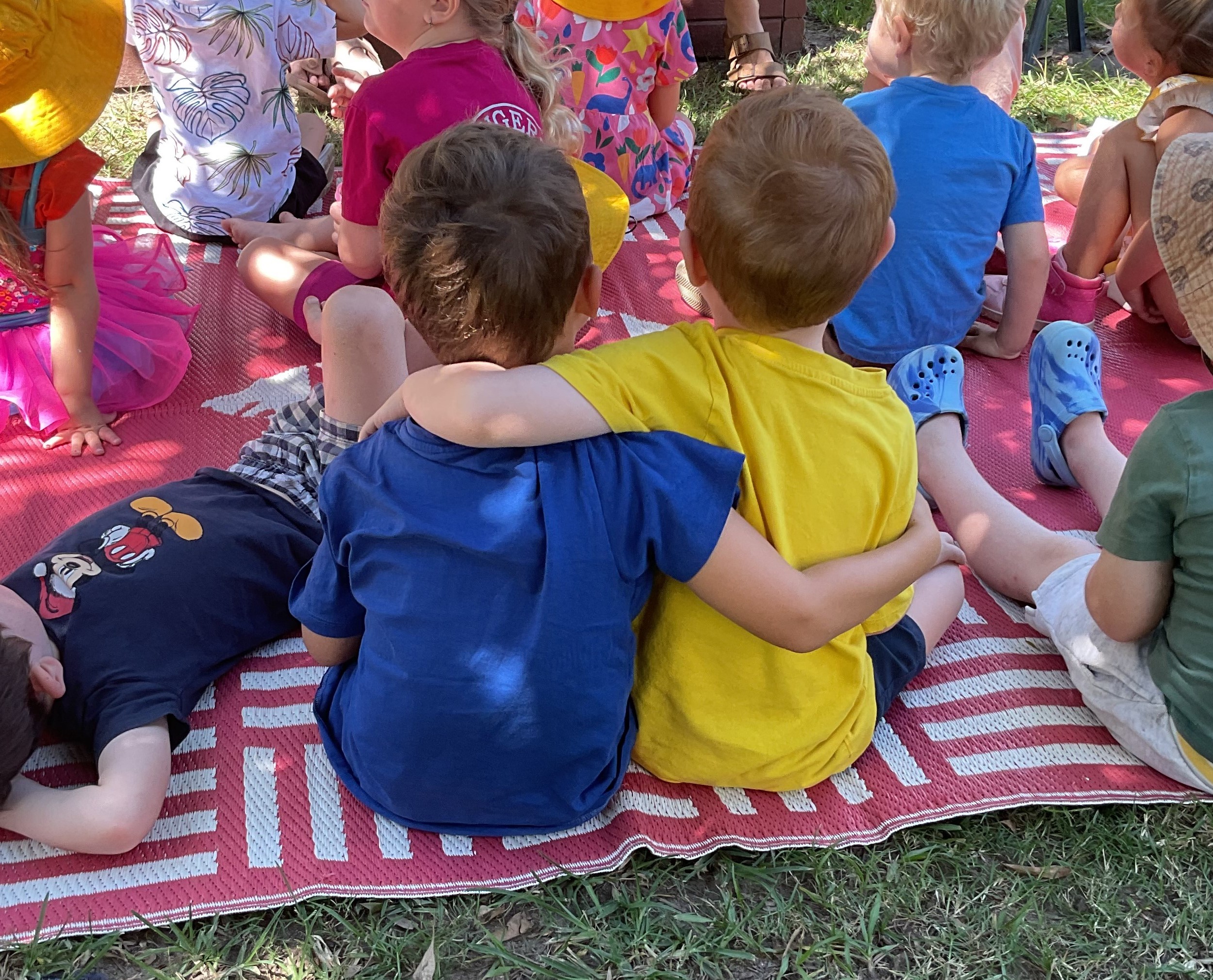 C&K Woodford - friends hugging