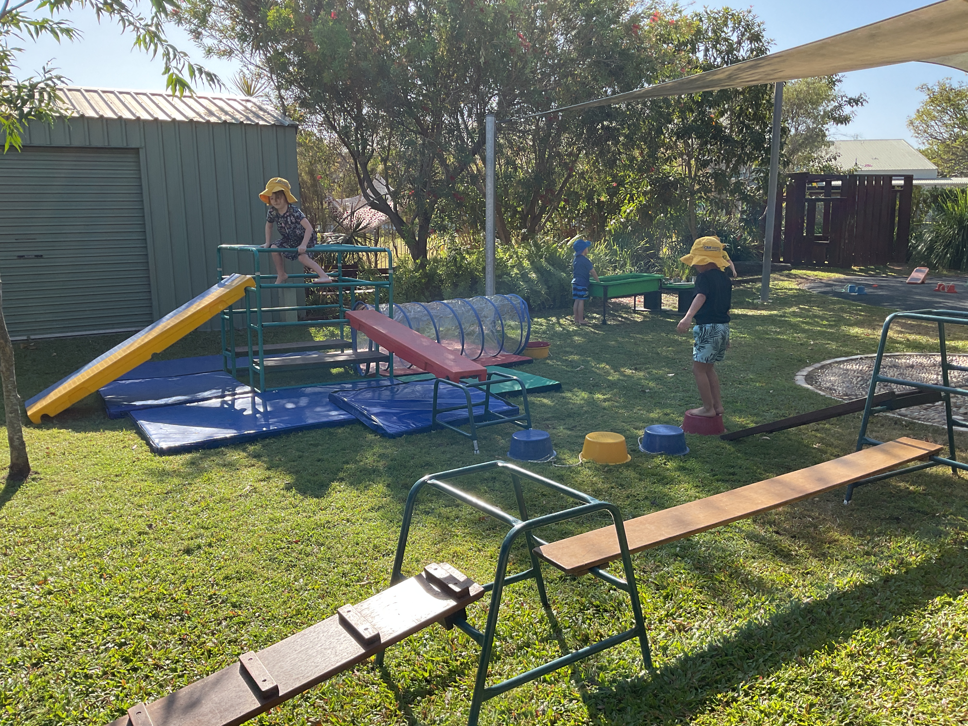 C&K Oonoonba - children on obstacle course