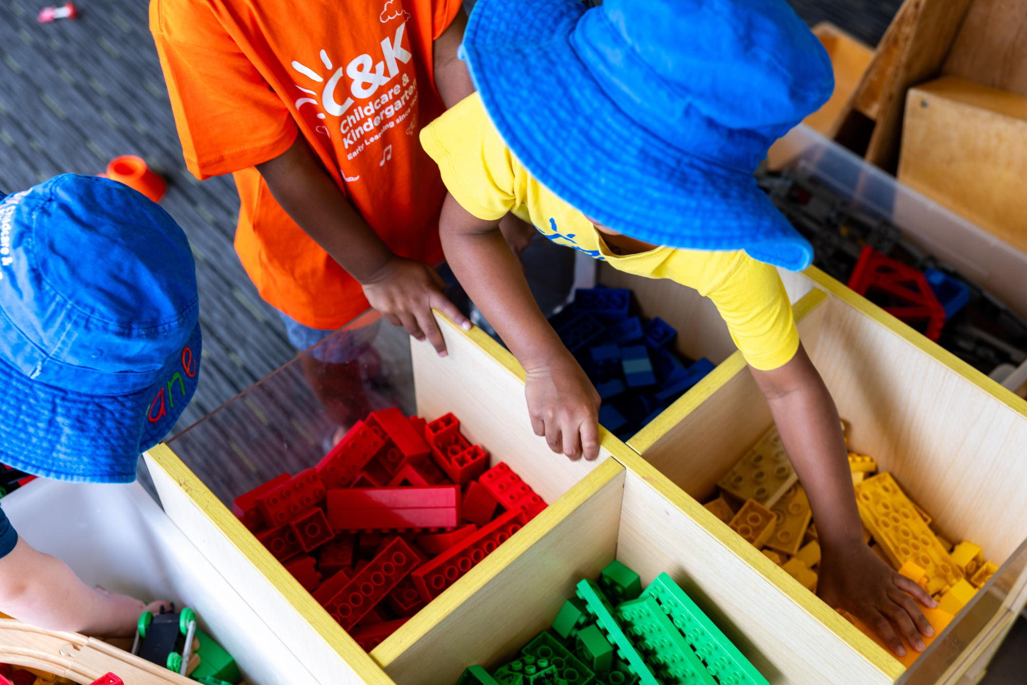C&K Mt Gravatt East - children playing with Duplo