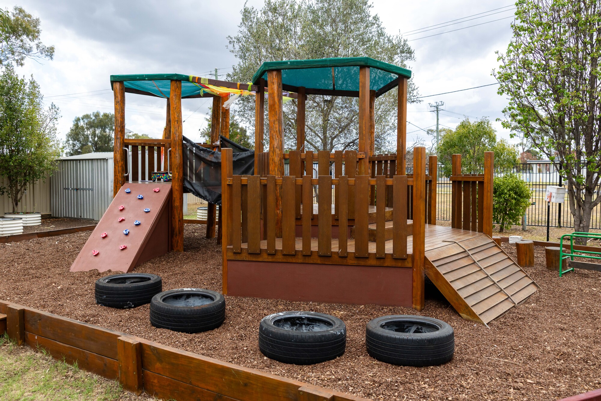 C&K Oakey - outdoor playground fort
